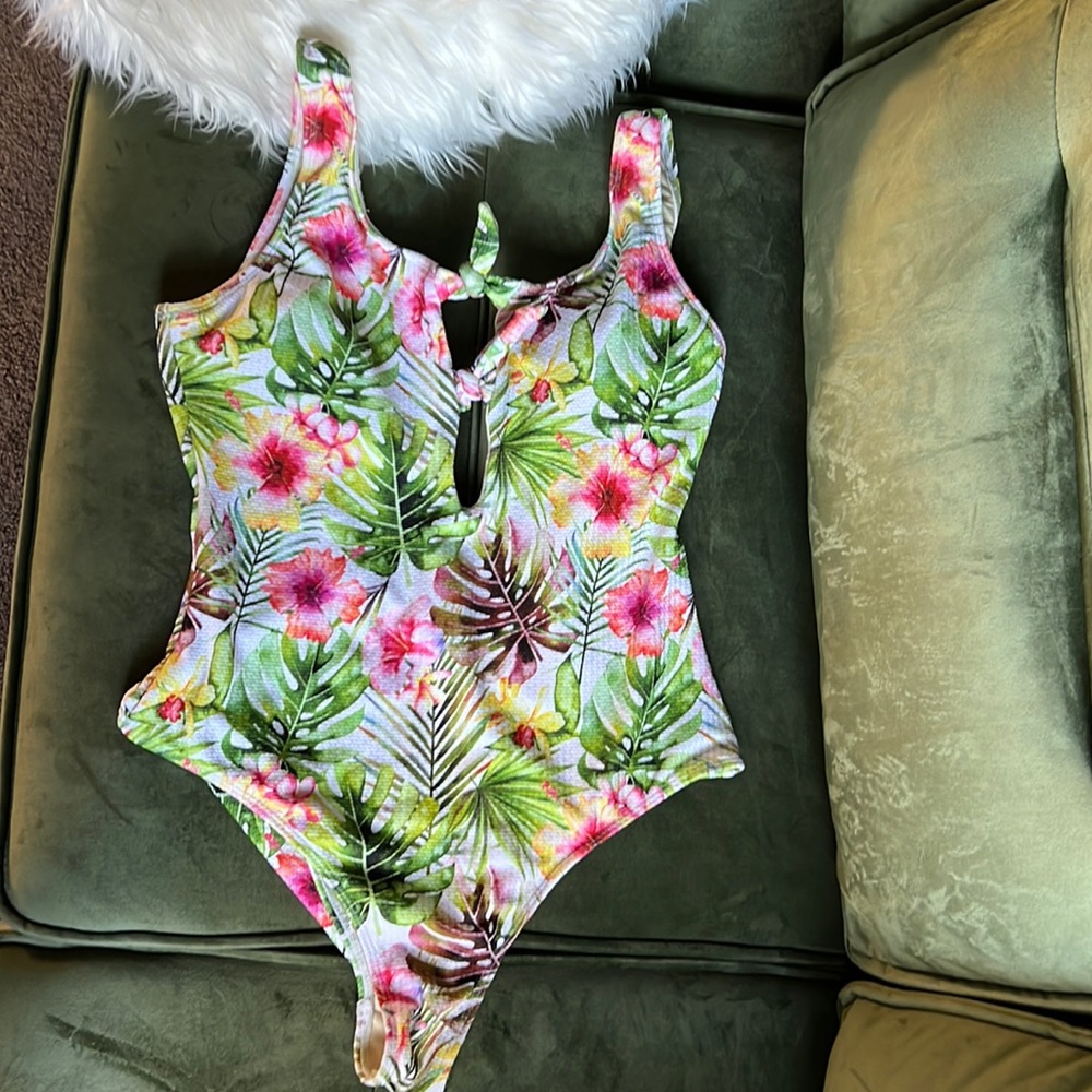 Baiting suit, worn once